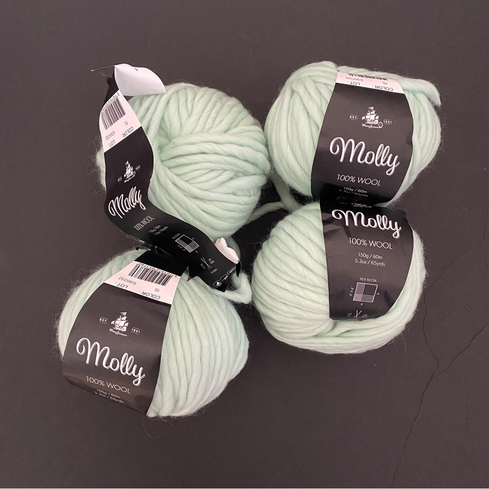 Mayflower Molly Wool Yarn color 15 Fresh Mint Lot of 4 units DYE LOT 636032